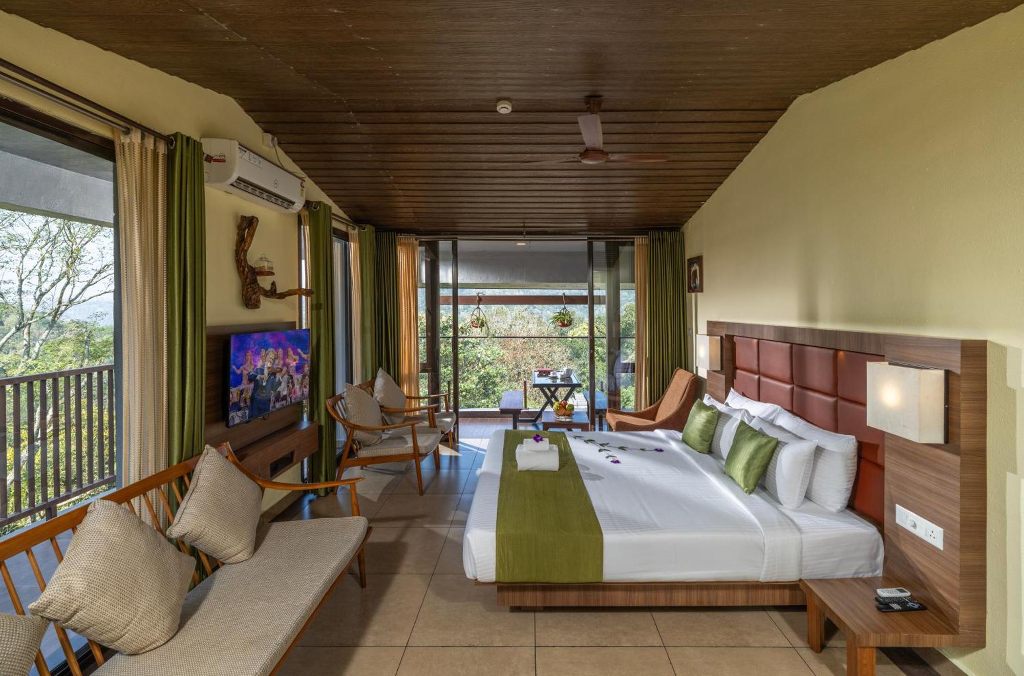 Hotel The Mountain Courtyard Thekkady Exterior foto